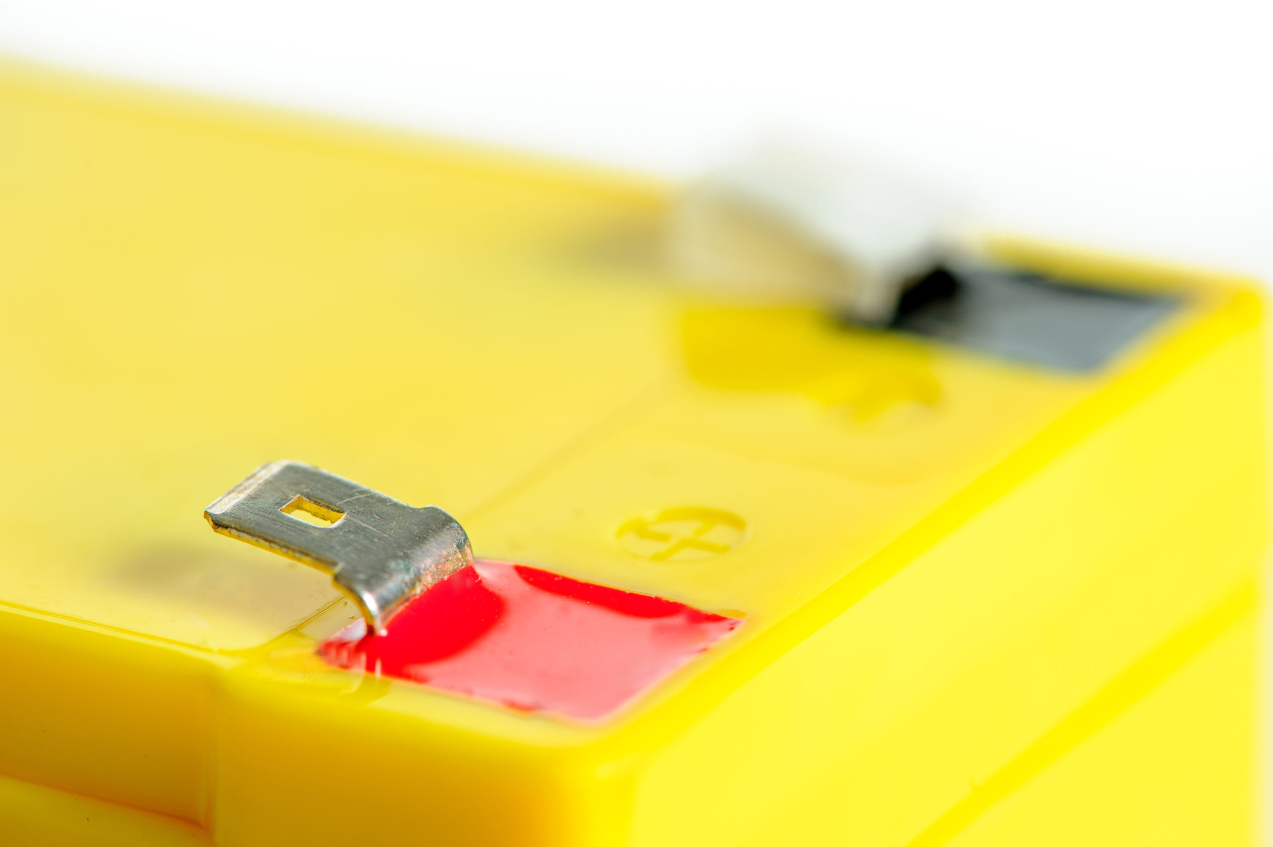 Аккумулятор YELLOW HR 12-9 — изображение 2